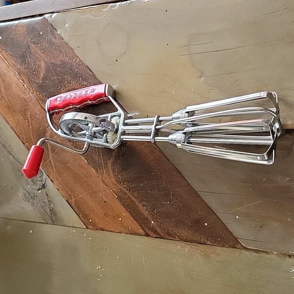 Maynard 1950 egg beater, hand mixer